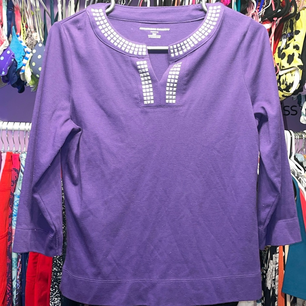 Purple Allison Dailey shirt with fancy stones around vneck shirt size small peti